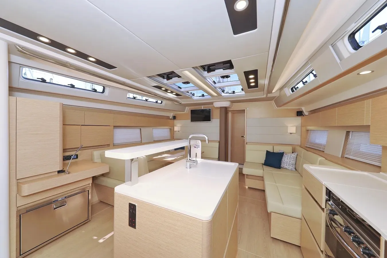 Hanse 588 Nausicaa II — yacht photo 18