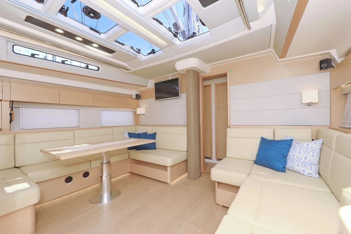 Hanse 588 Nausicaa II — yacht photo 4