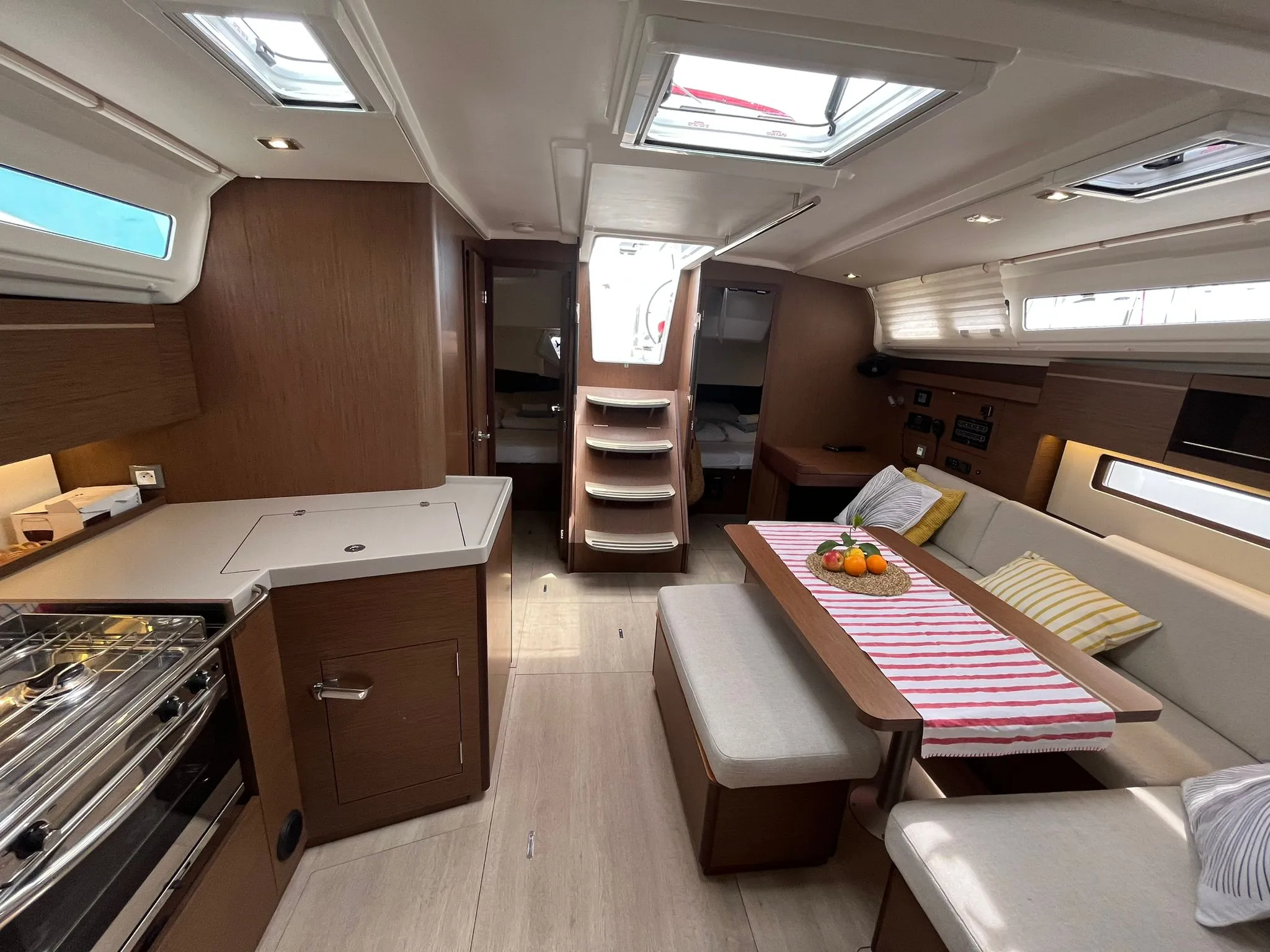 Oceanis 40.1 KOBE — foto dello yacht n. 2
