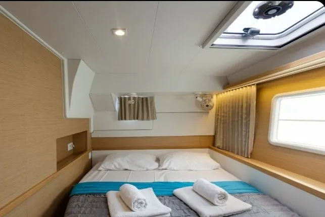 Lagoon 400 S2 Seaker — фотография яхты 7