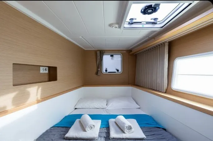 Lagoon 400 S2 Seaker — фотография яхты 8