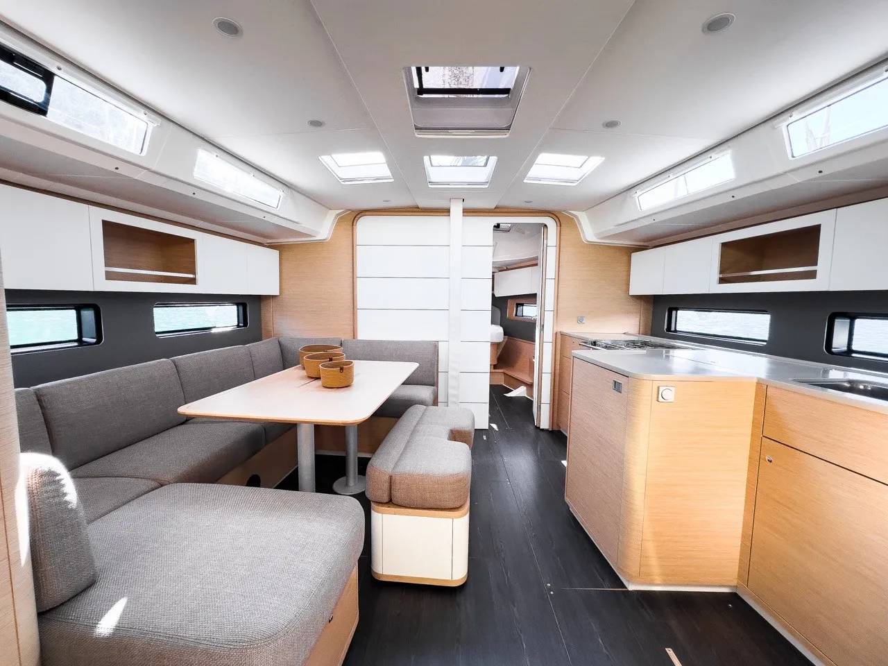 Dufour 41 LOS ANGELES — фотография яхты 12