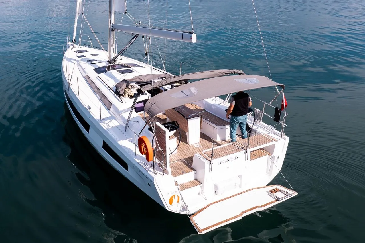 Dufour 41 LOS ANGELES — фотография яхты 17