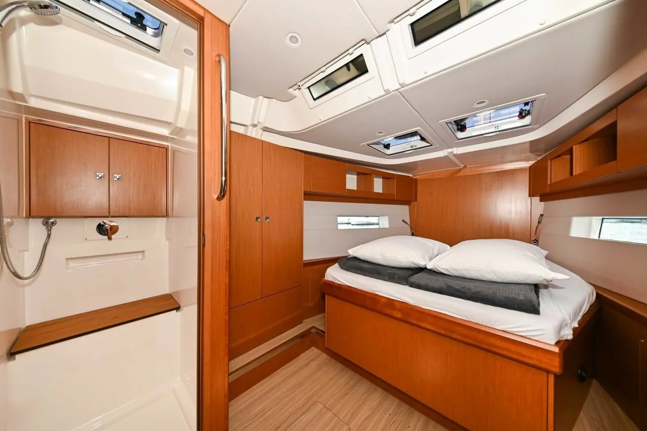 Bavaria C45 EFIX — фотография яхты 16