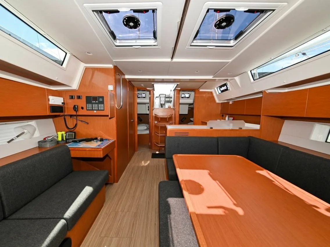Bavaria C45 EFIX — фотография яхты 13