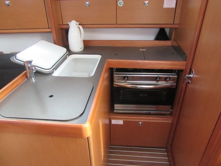 Bavaria Cruiser 34 EIGHTEEN — jahtikuva 5