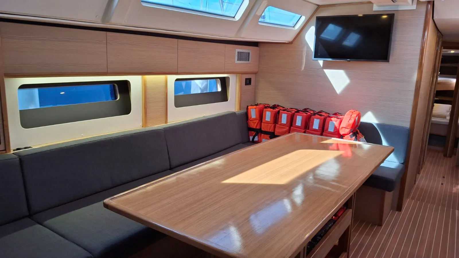 D&D Kufner 54 Exclusive MY WAVE — yacht photo 15