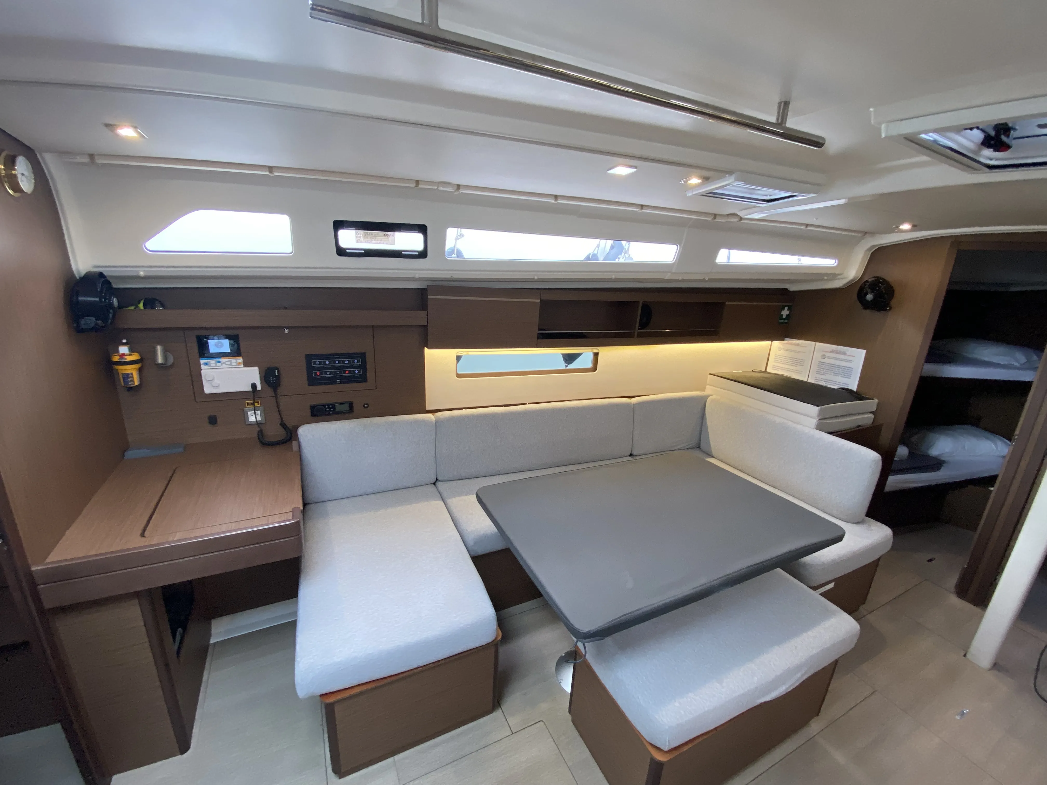 Oceanis 40.1 (2022) RO — фотография яхты 2