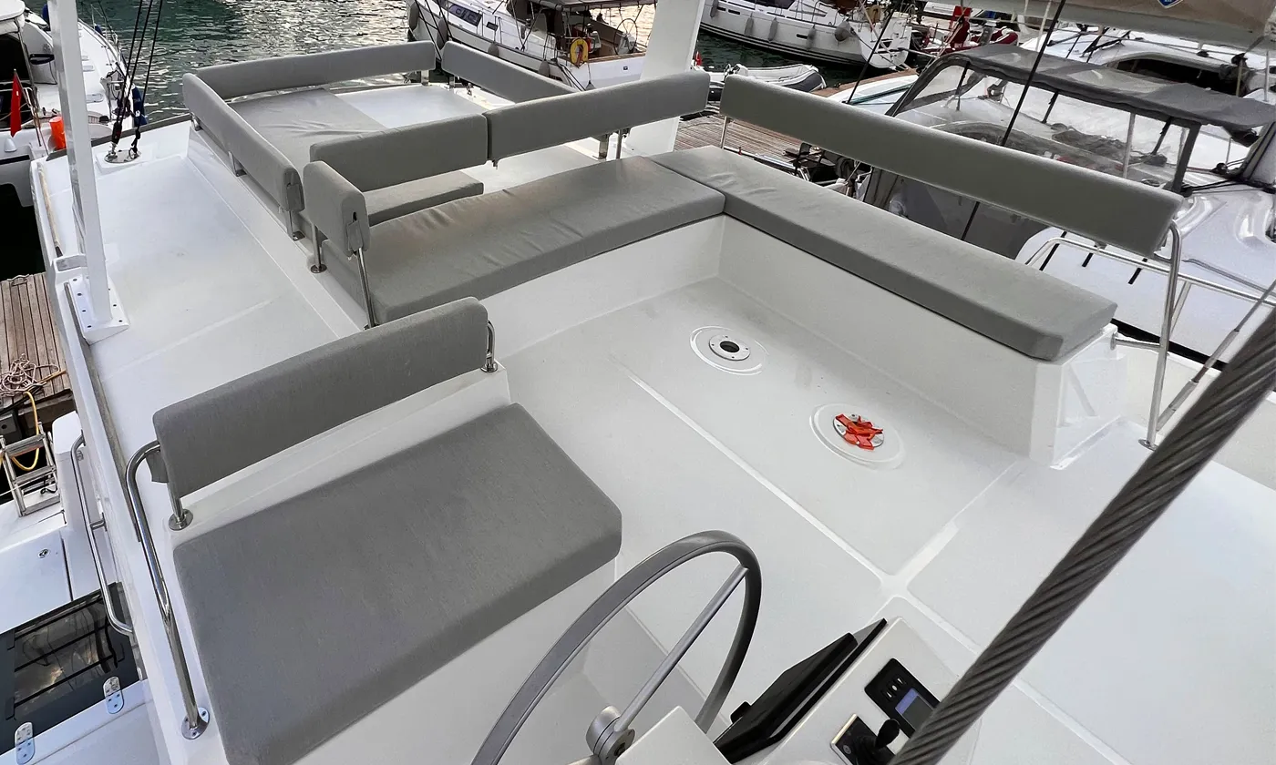 Bali 4.8 Bali — yacht photo 23