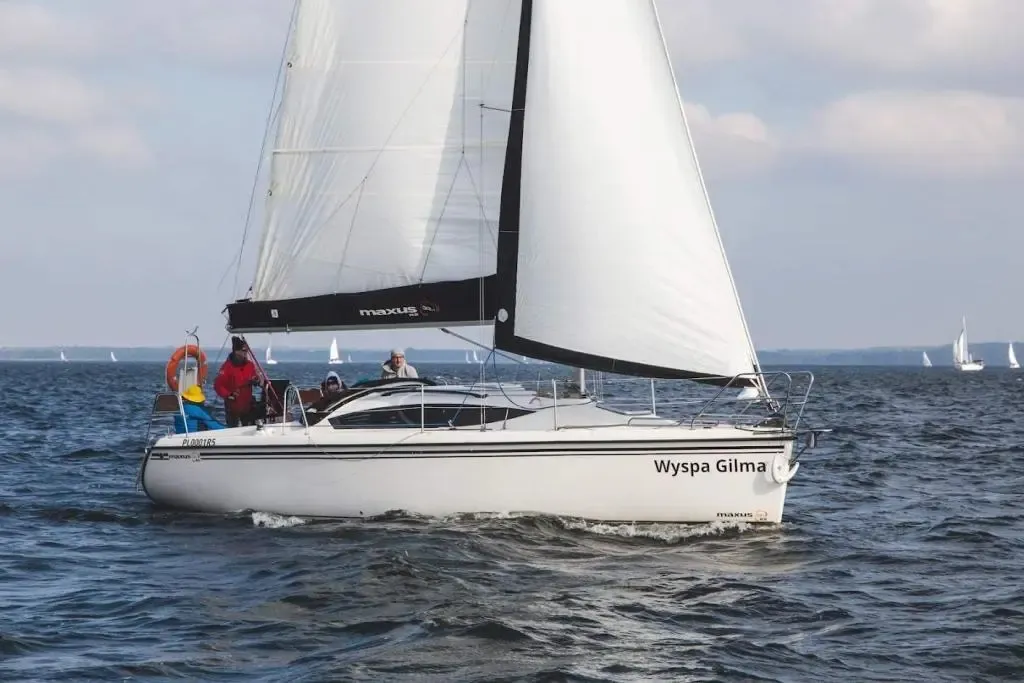 Maxus 33.1 RS Niedzwiedzi rog — jachtfoto 2