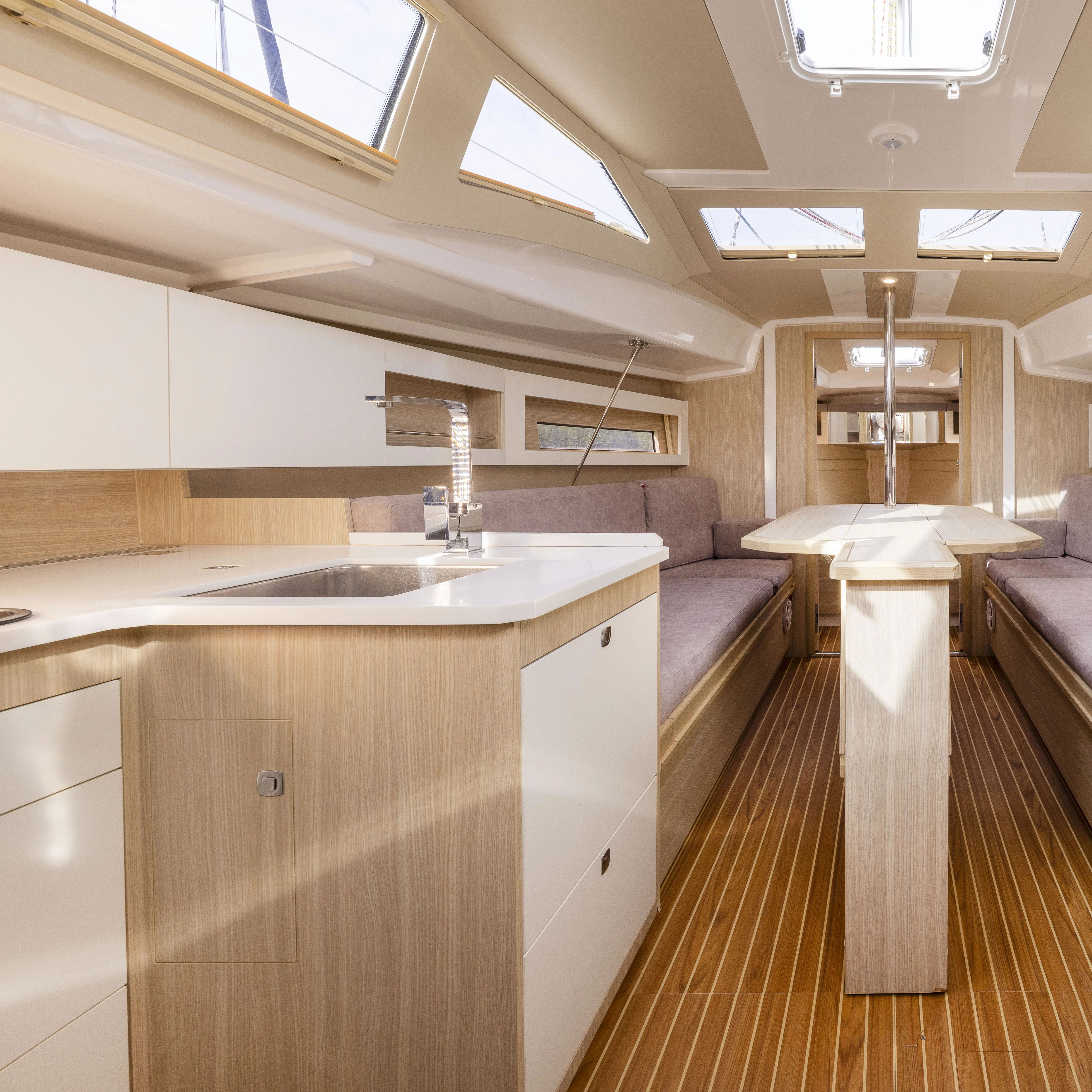 Maxus 34 Wyspa Ilma — fotografia jachty 33
