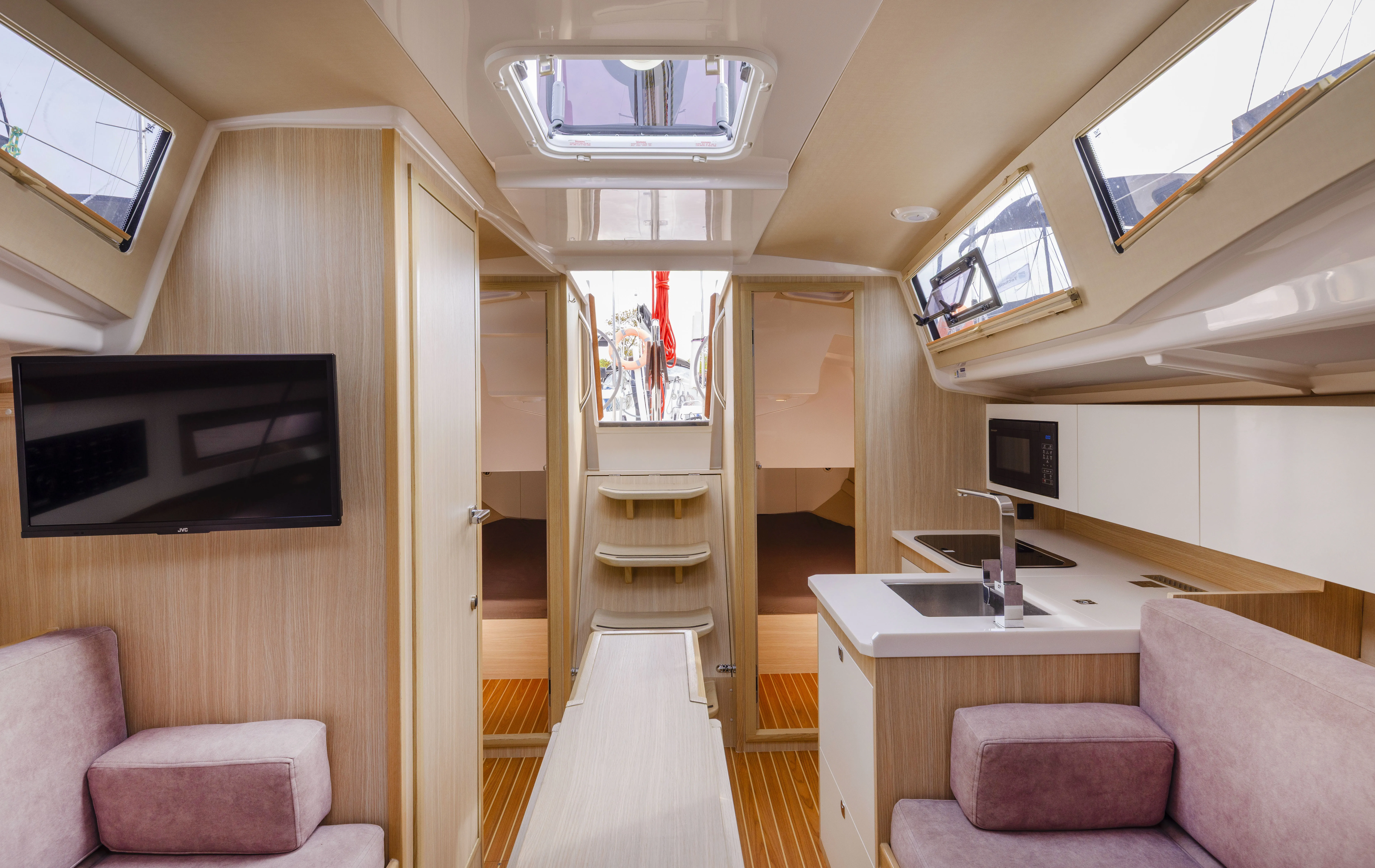 Maxus 34 Zatoka Kaczerajno — fotografia jachty 2