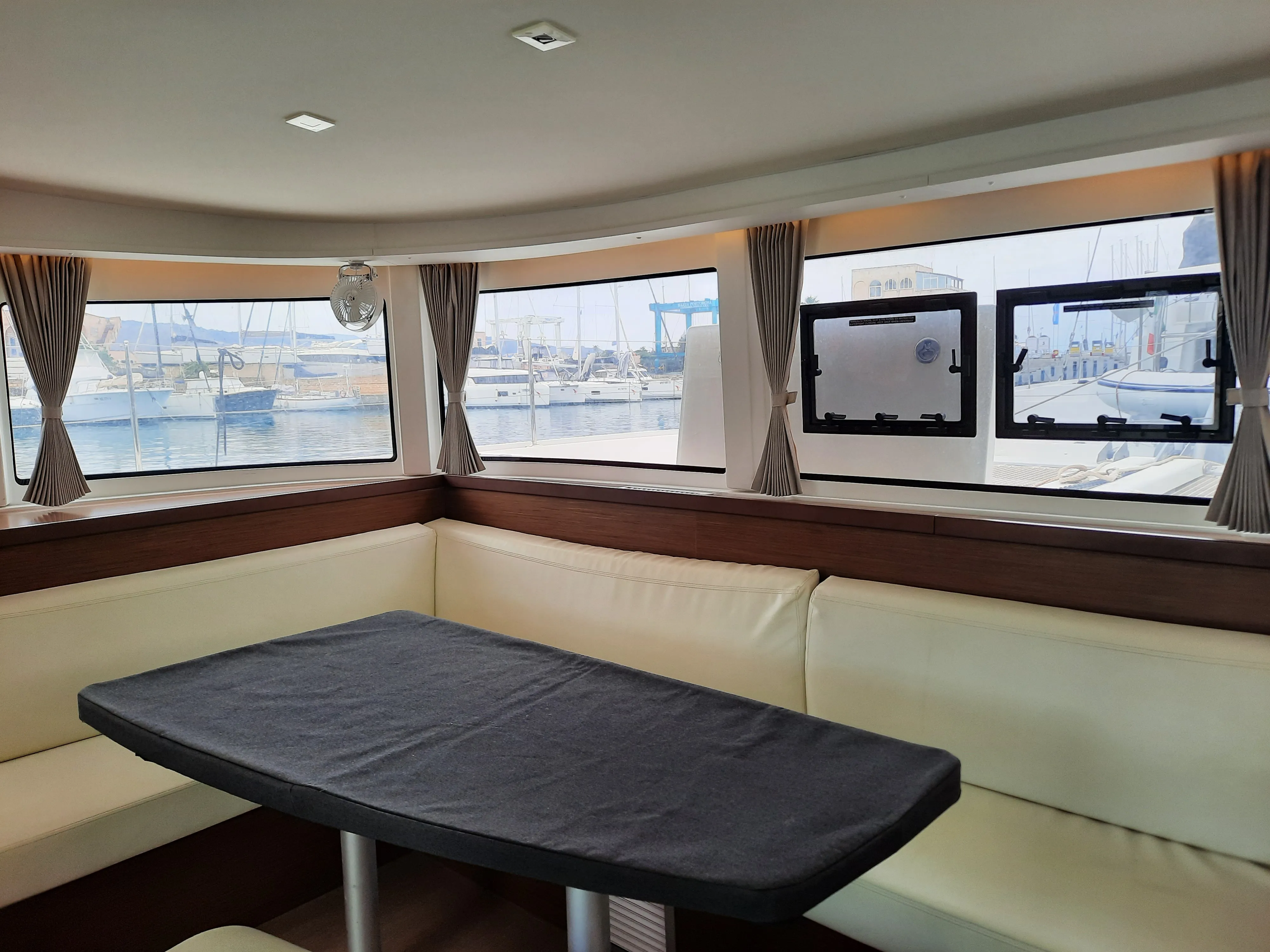 Lagoon 42 Senza Ma (A/C and Generator) — foto dello yacht n. 2