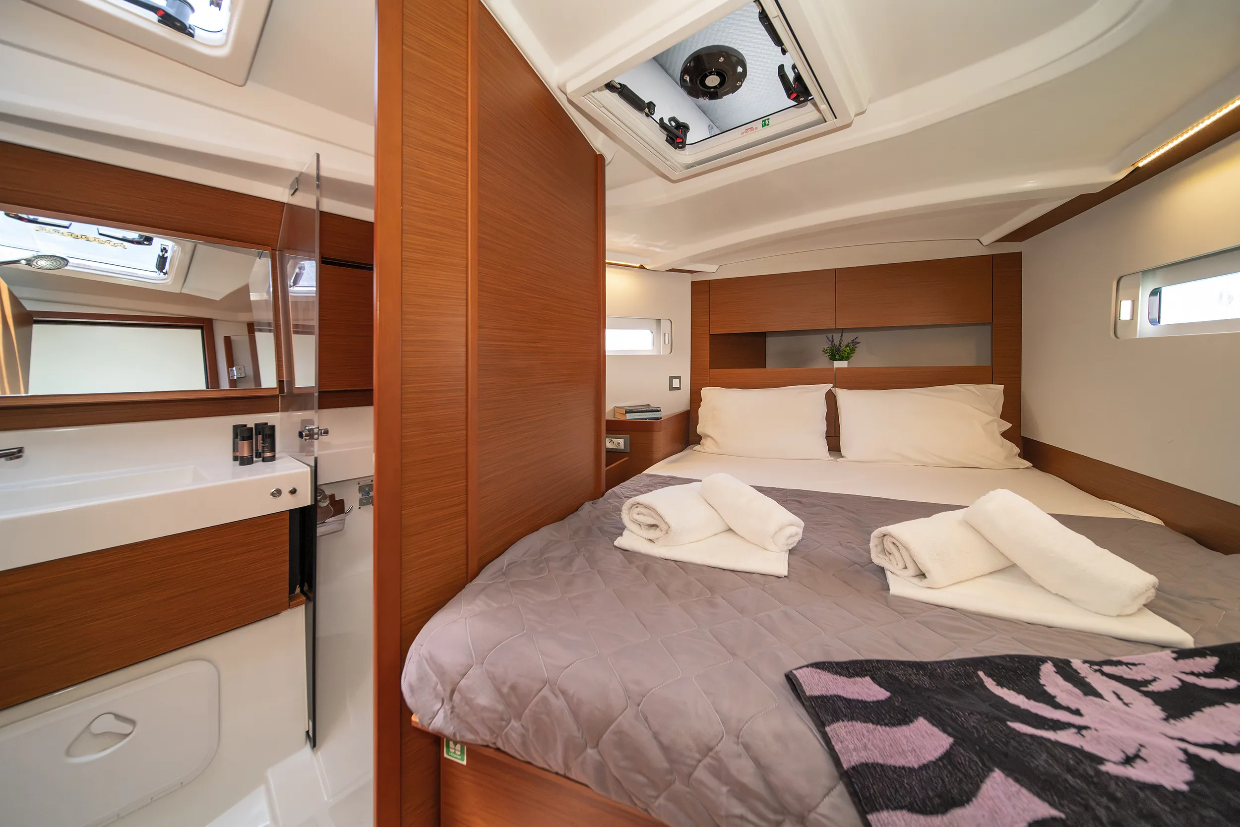 Sun Odyssey 410 Henry Every — yacht photo 15