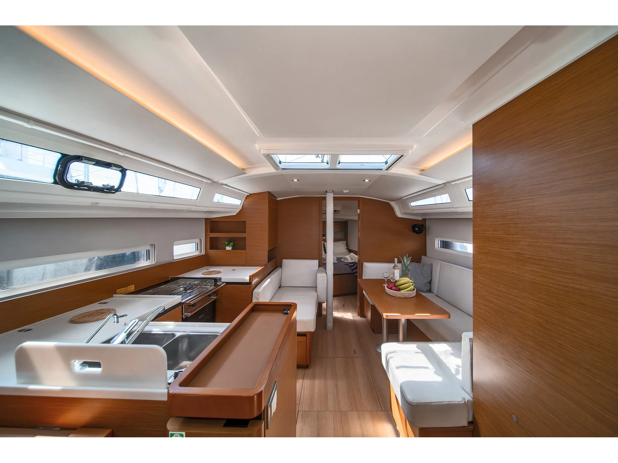 Sun Odyssey 410 Henry Every — yacht photo 8