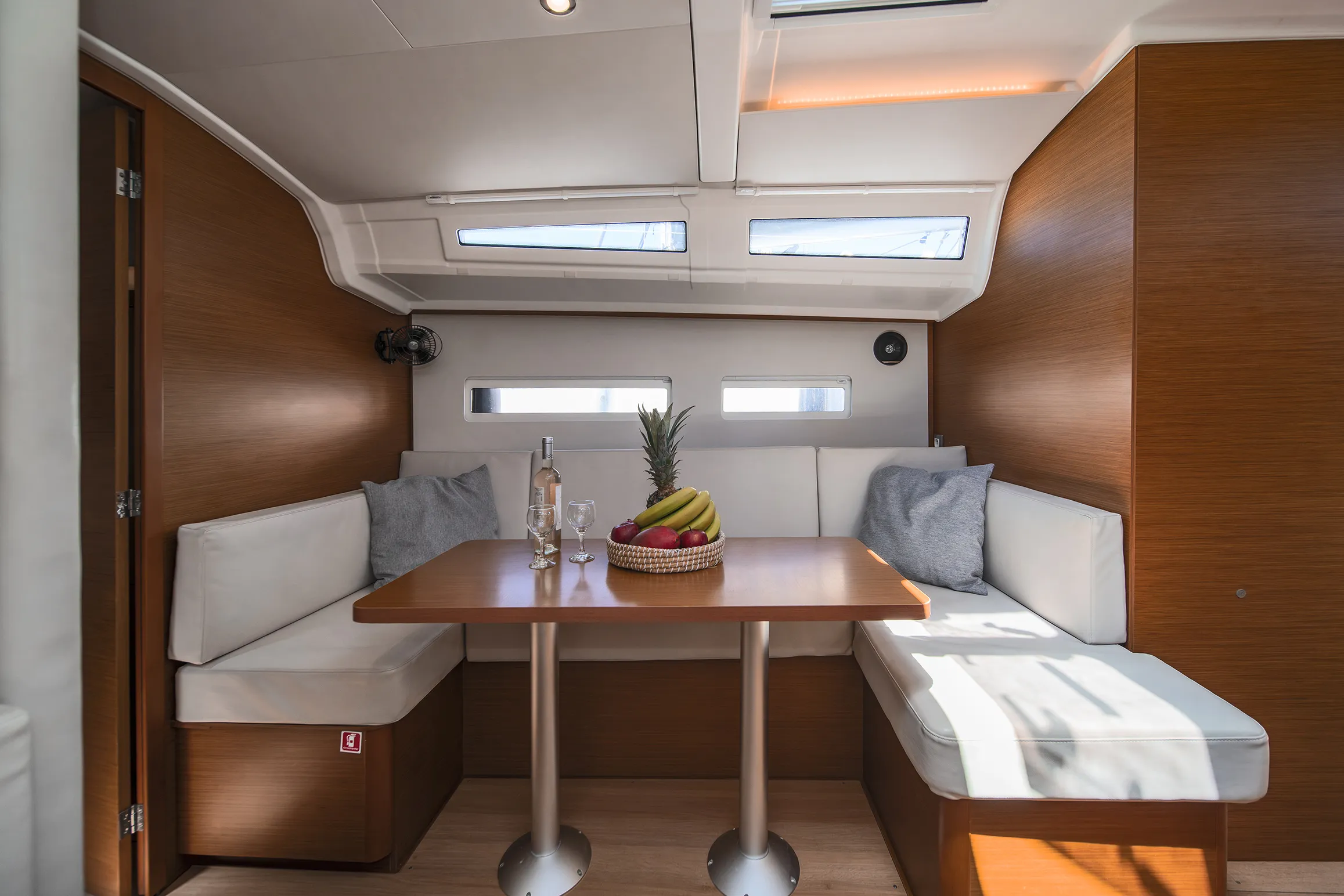 Sun Odyssey 410 Henry Every — yacht photo 11