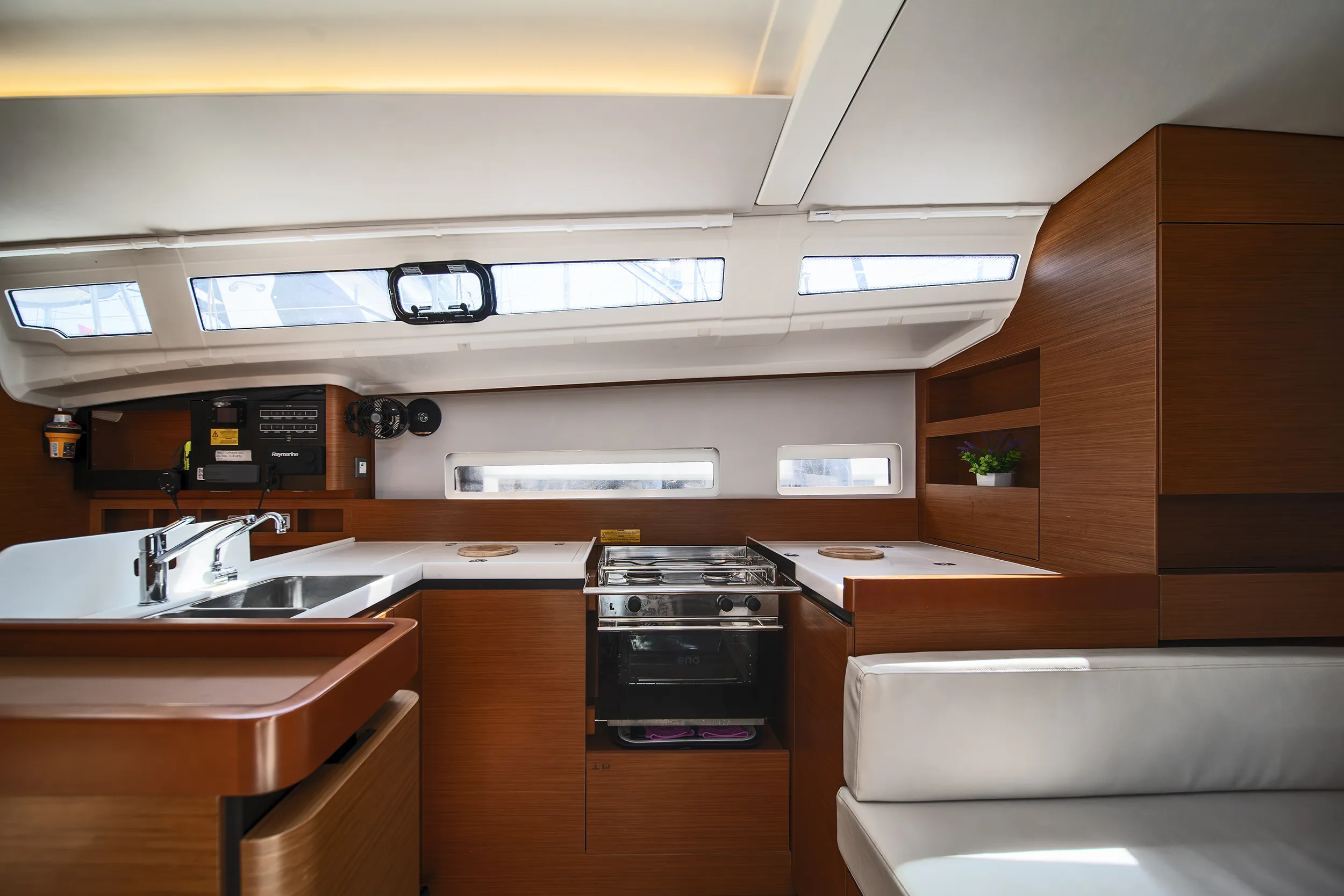 Sun Odyssey 410 Henry Every — yacht photo 10