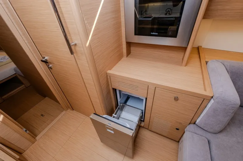 Grand Soleil 52 Morea — yacht photo 17