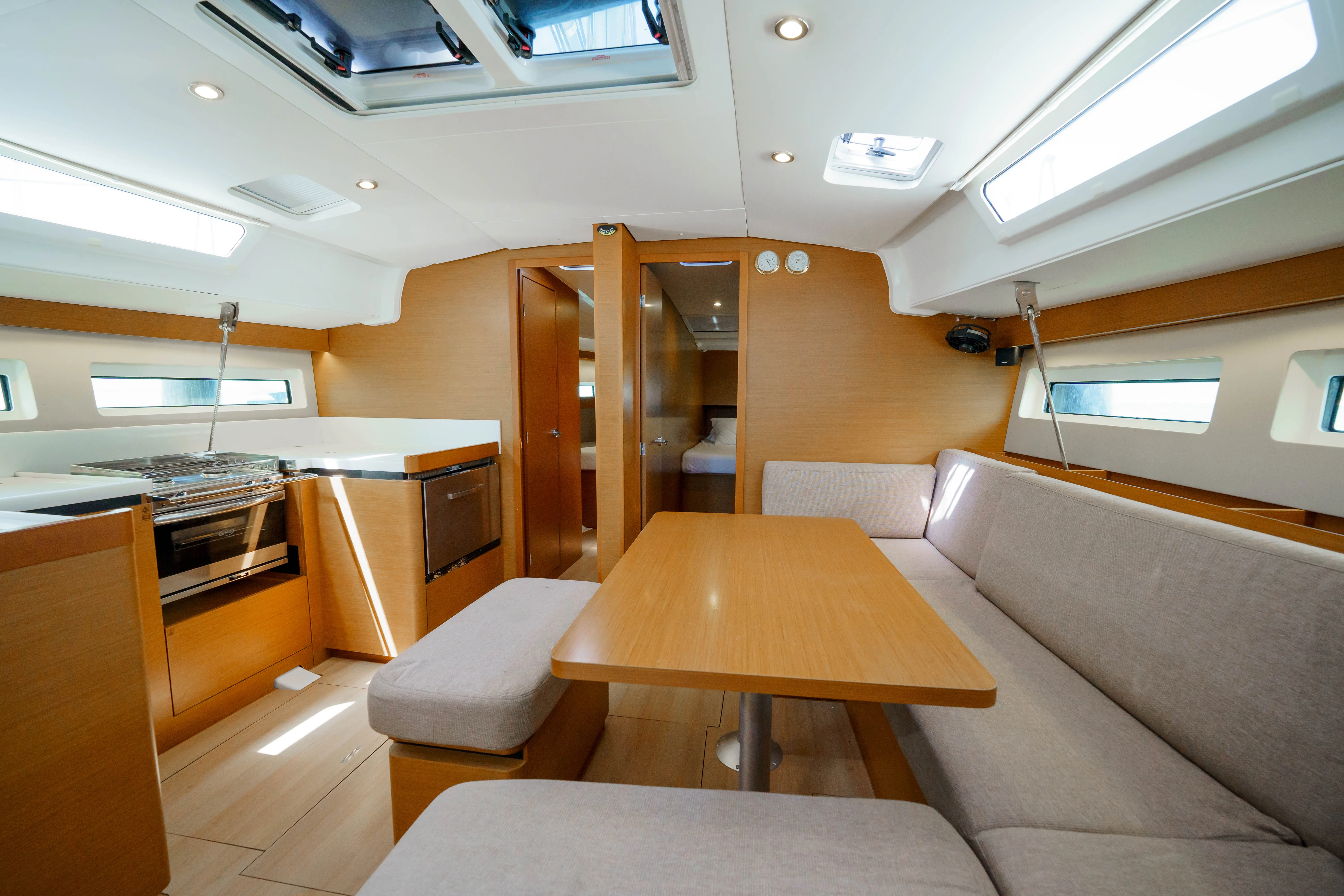 Sun Odyssey 490 Kalm — fotografia jachty 2