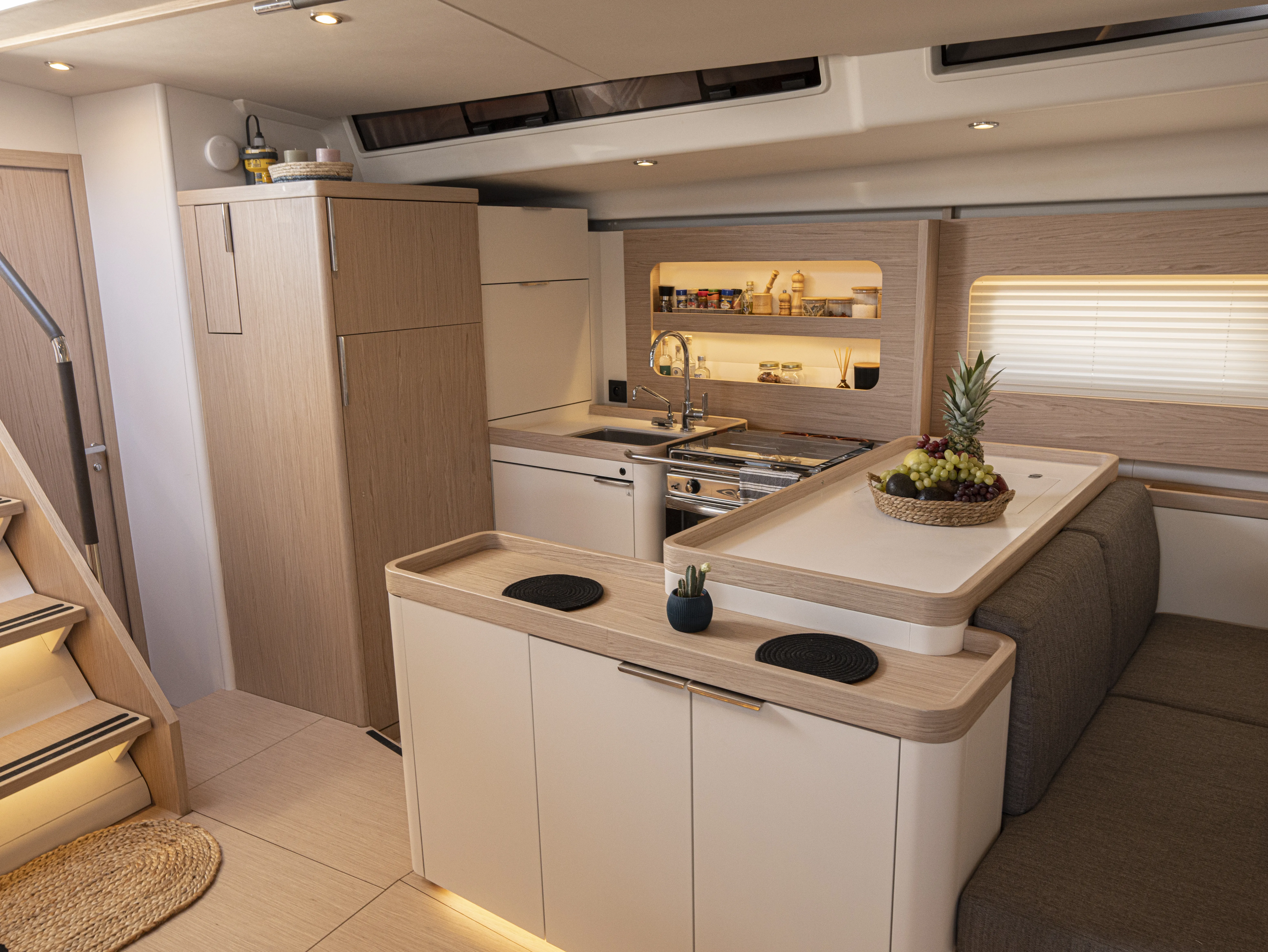 First 53 Izanami — yacht photo 11