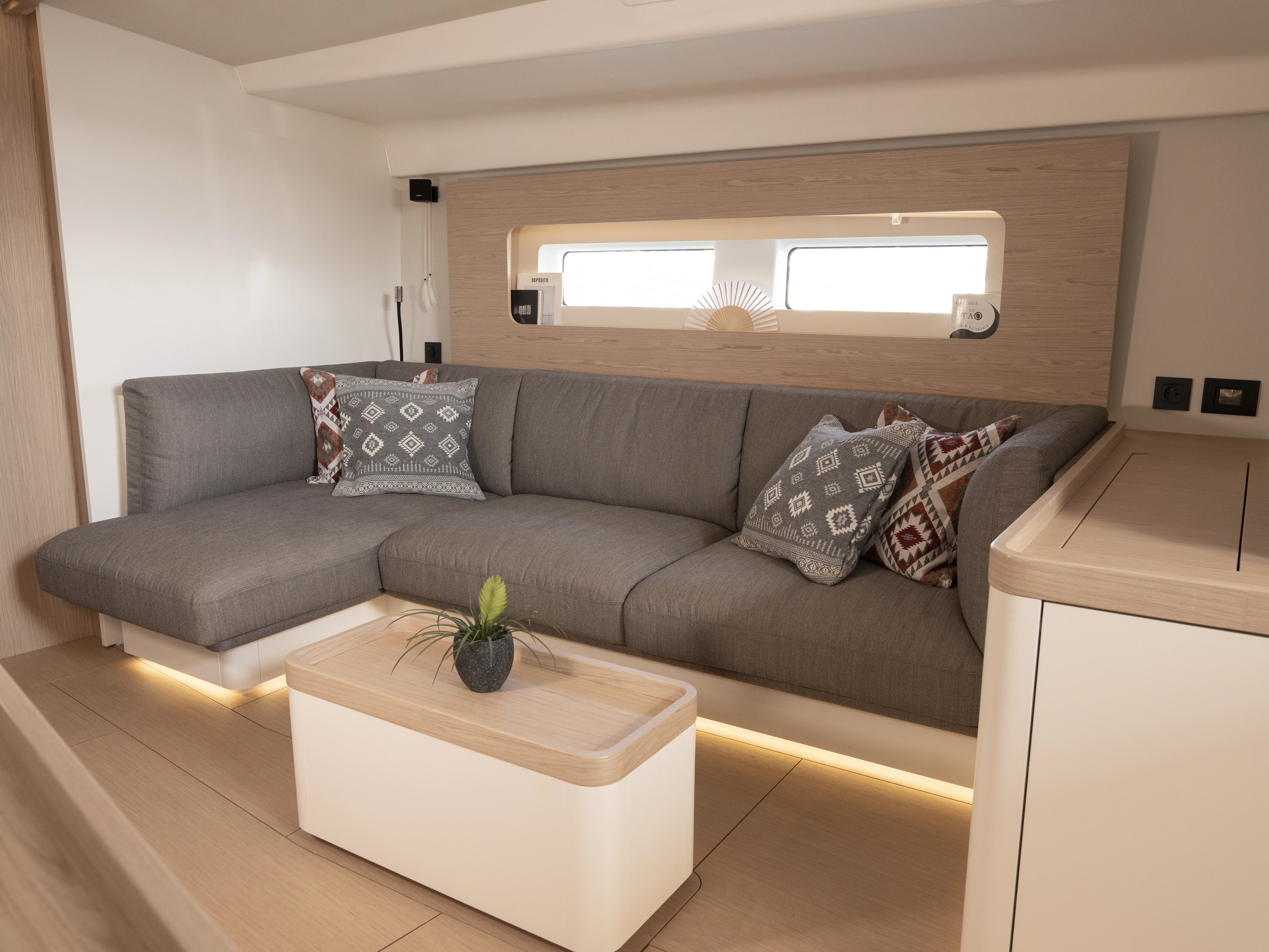 First 53 Izanami — yacht photo 12