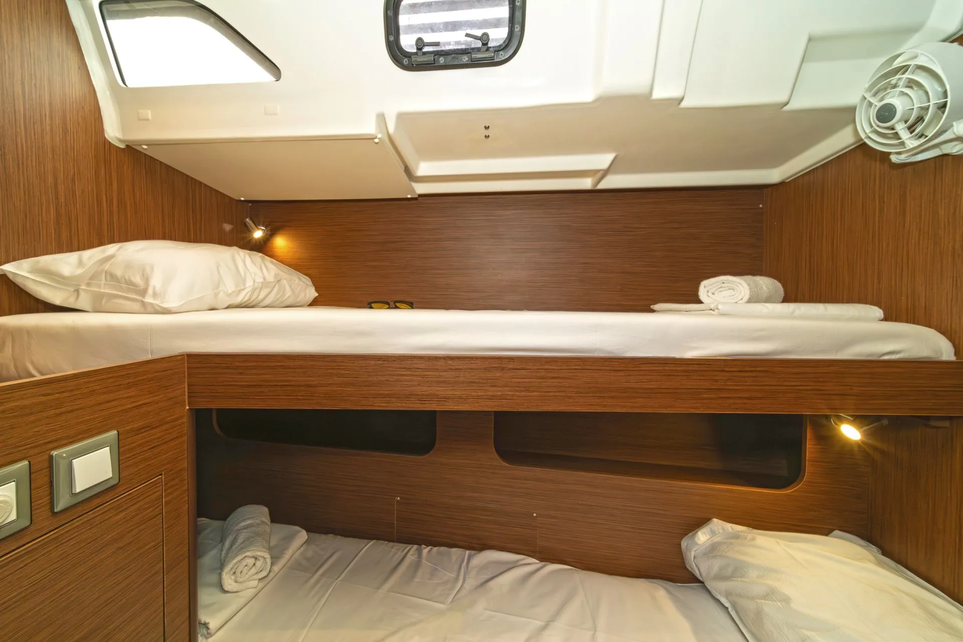 Oceanis 51.1 Eli — yacht photo 10