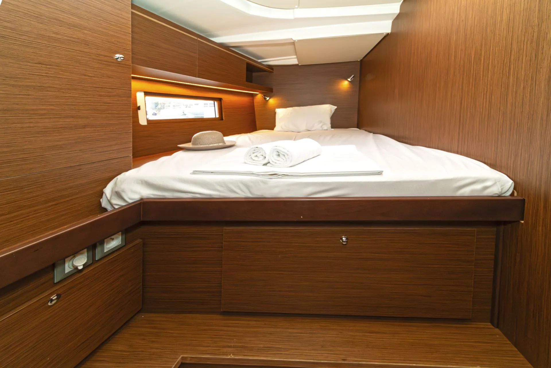 Oceanis 51.1 Eli — yacht photo 13