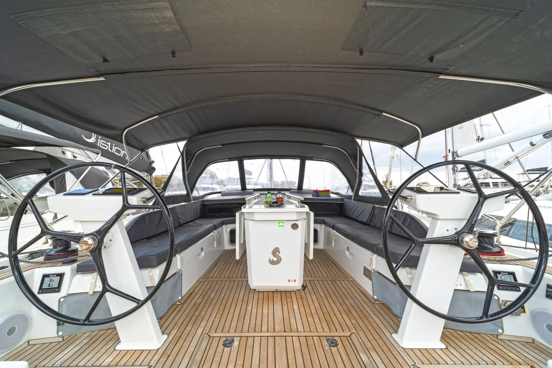 Oceanis 51.1 Eli — yacht photo 9