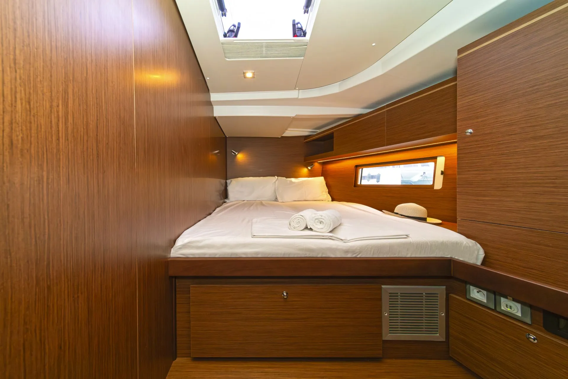 Oceanis 51.1 Eli — yacht photo 7