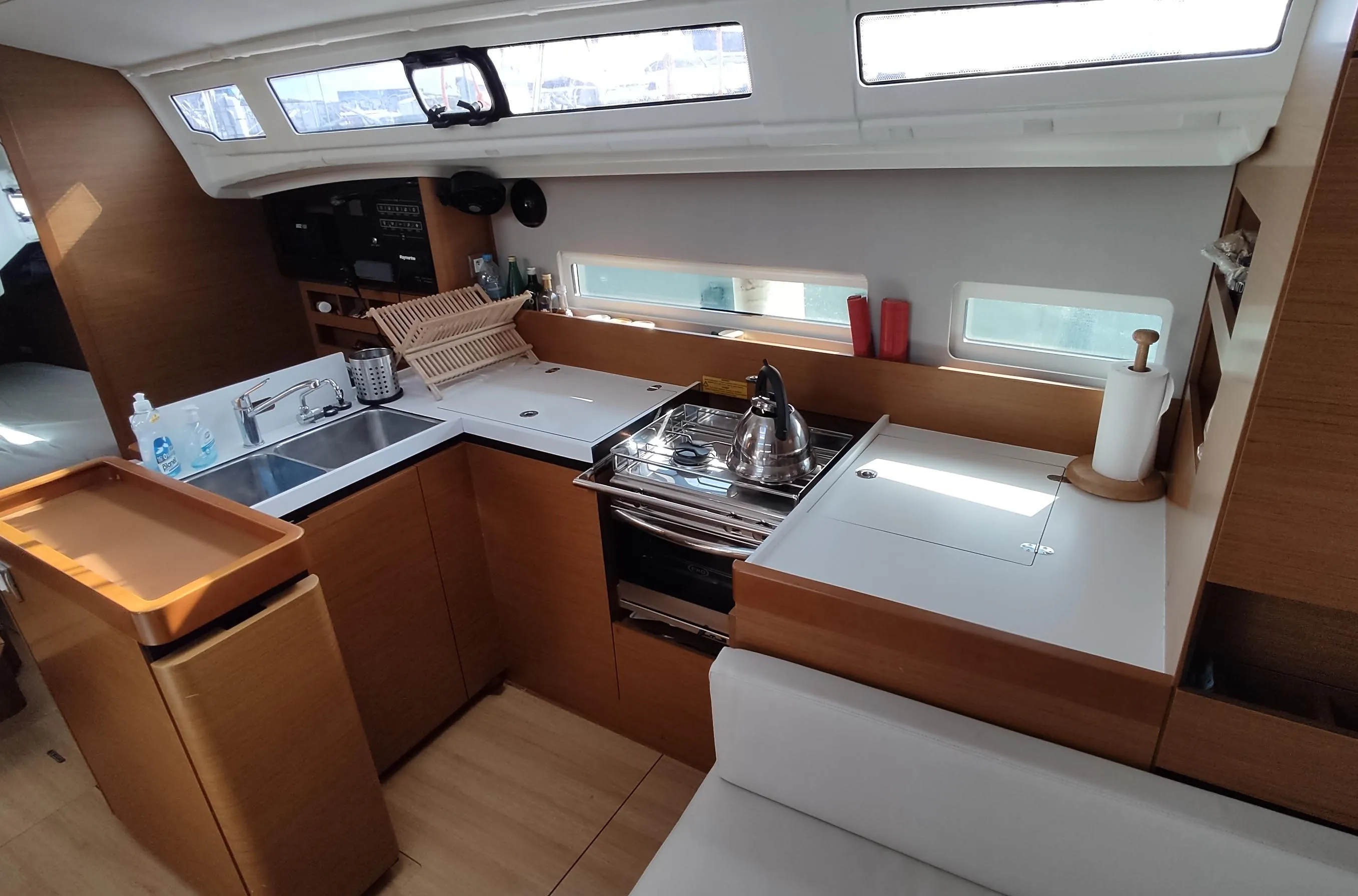 Sun Odyssey 410 Melisandra — yacht photo 3