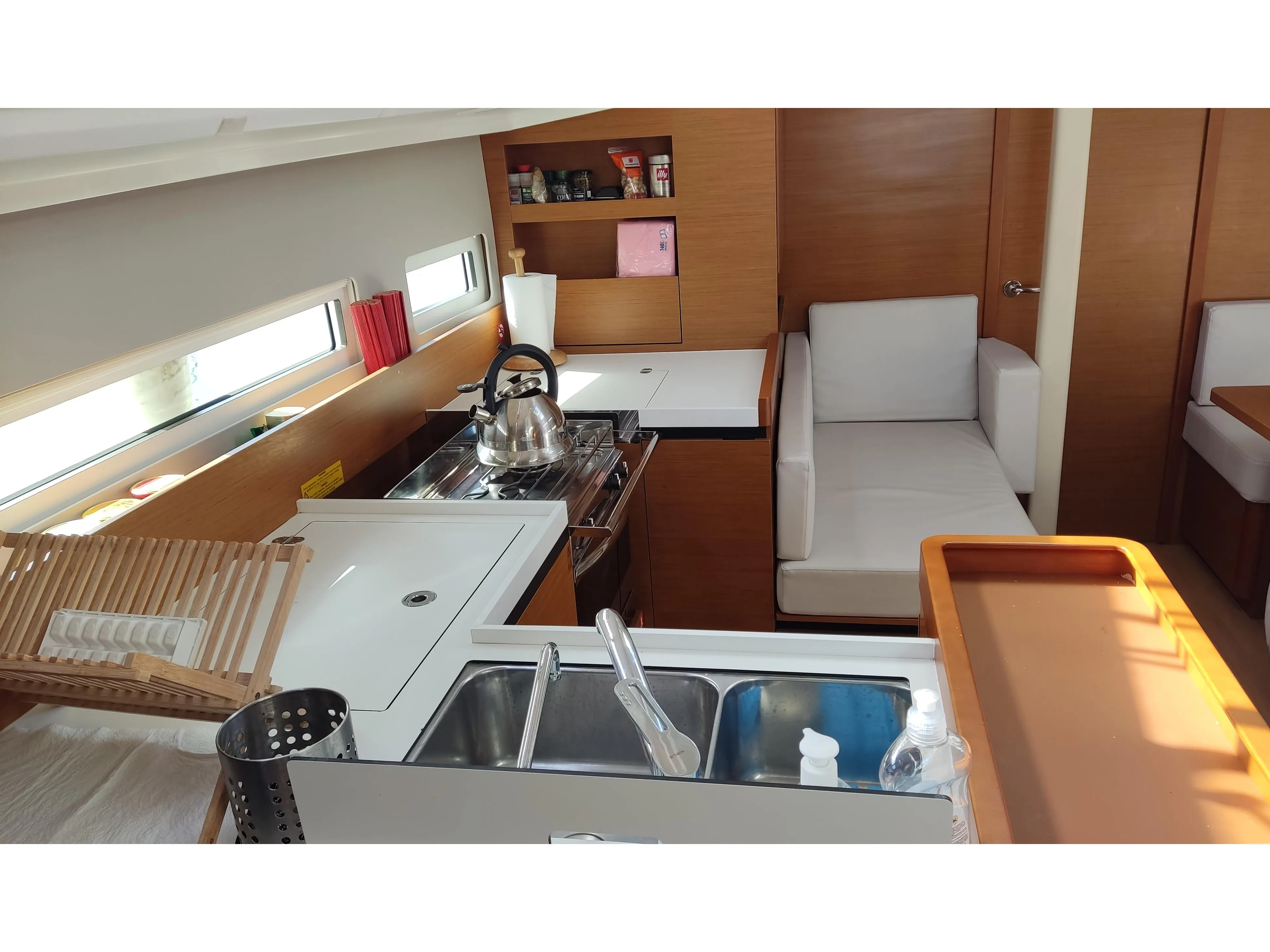 Sun Odyssey 410 Melisandra — yacht photo 2