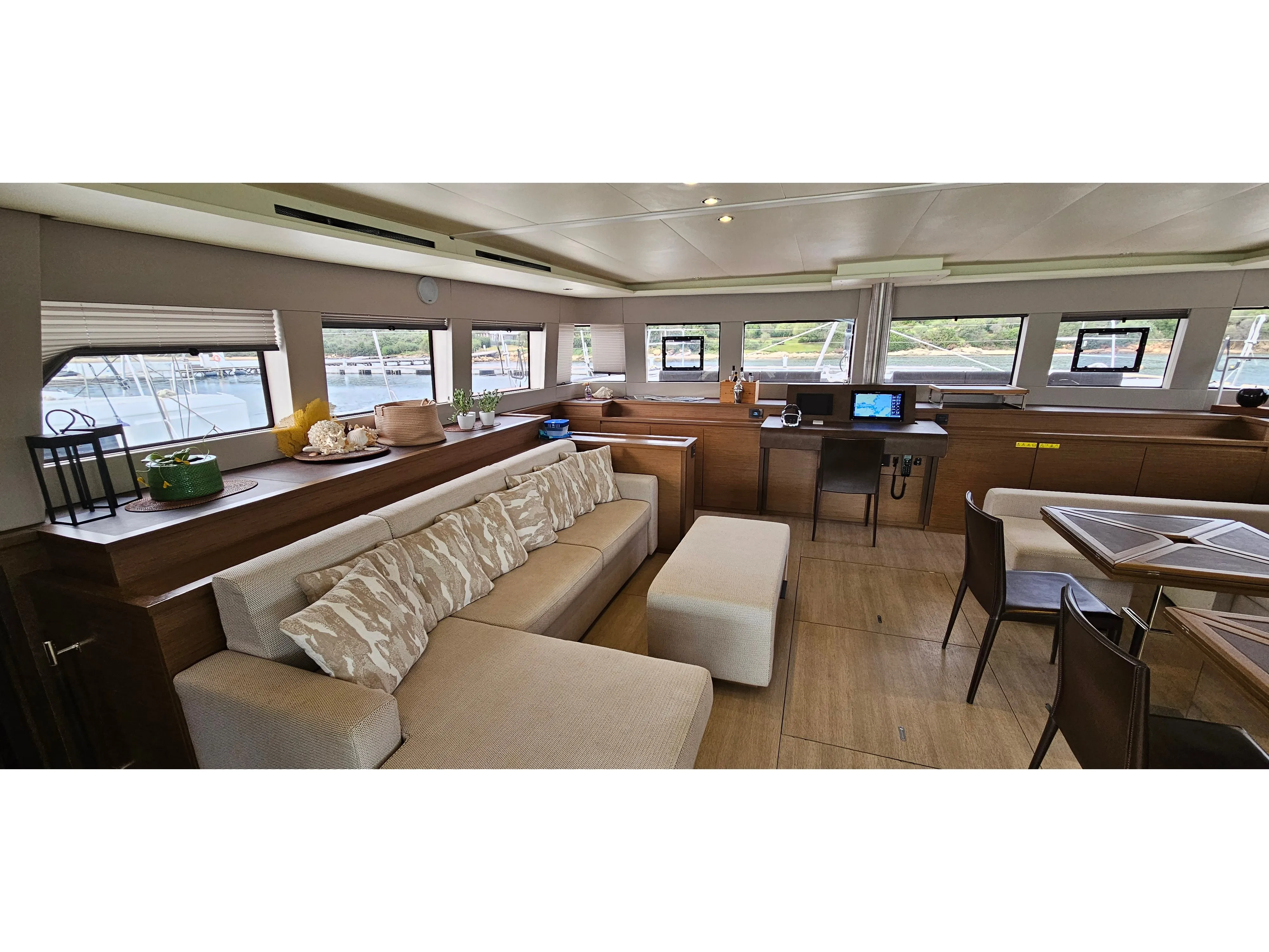 Lagoon 620 THE SUN — yacht photo 3