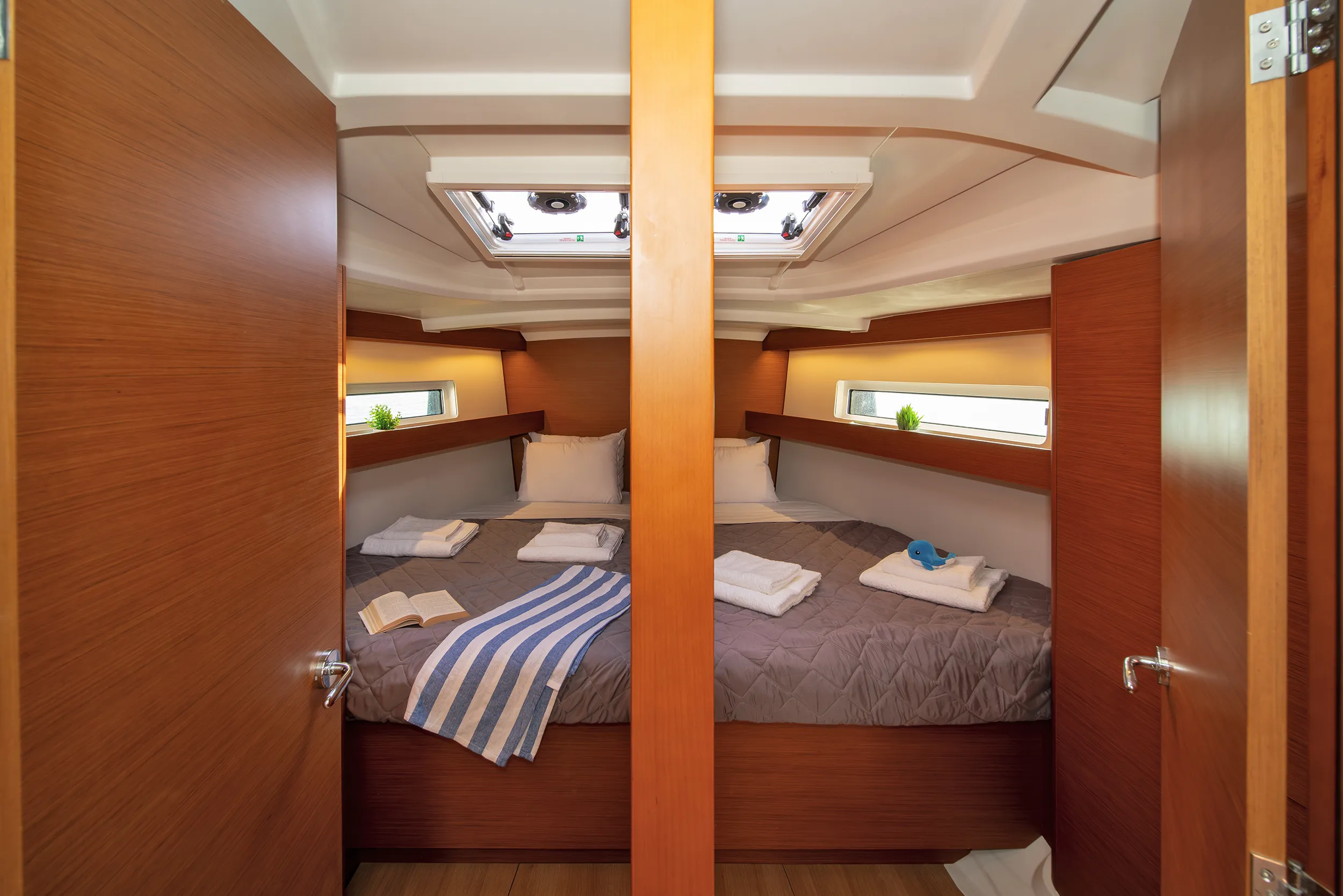 Sun Odyssey 440 Navillera — jahtikuva 2