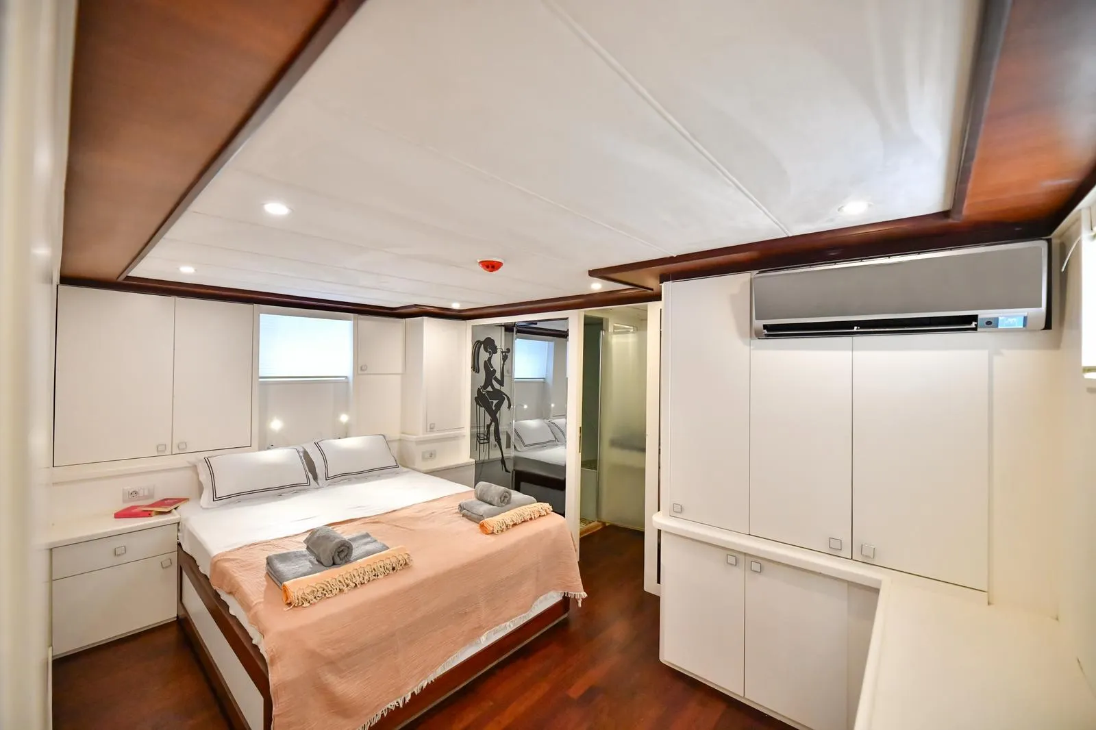 Motoryacht Ruzanna 1 — yacht photo 10