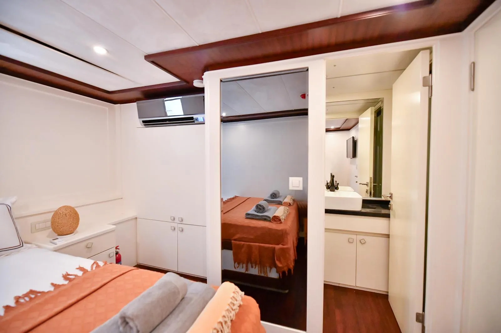Motoryacht Ruzanna 1 — yacht photo 13