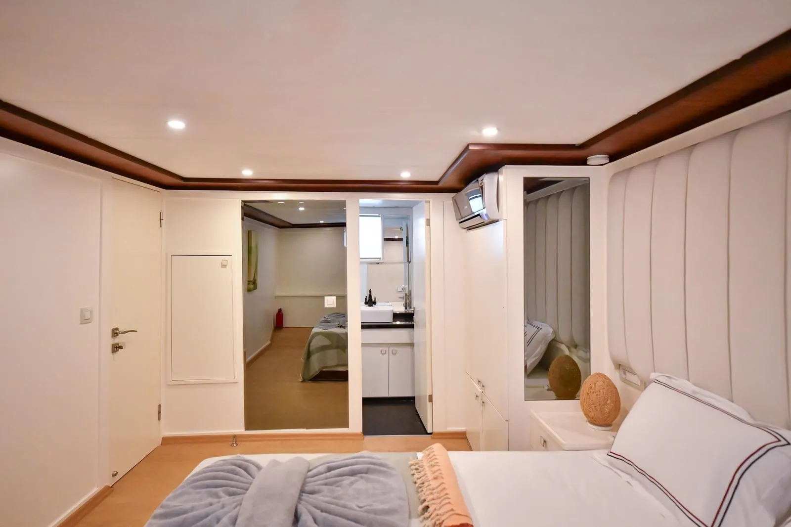 Motoryacht Ruzanna 1 — yacht photo 8