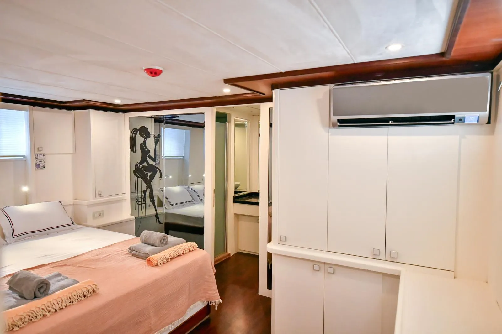 Motoryacht Ruzanna 1 — yacht photo 4