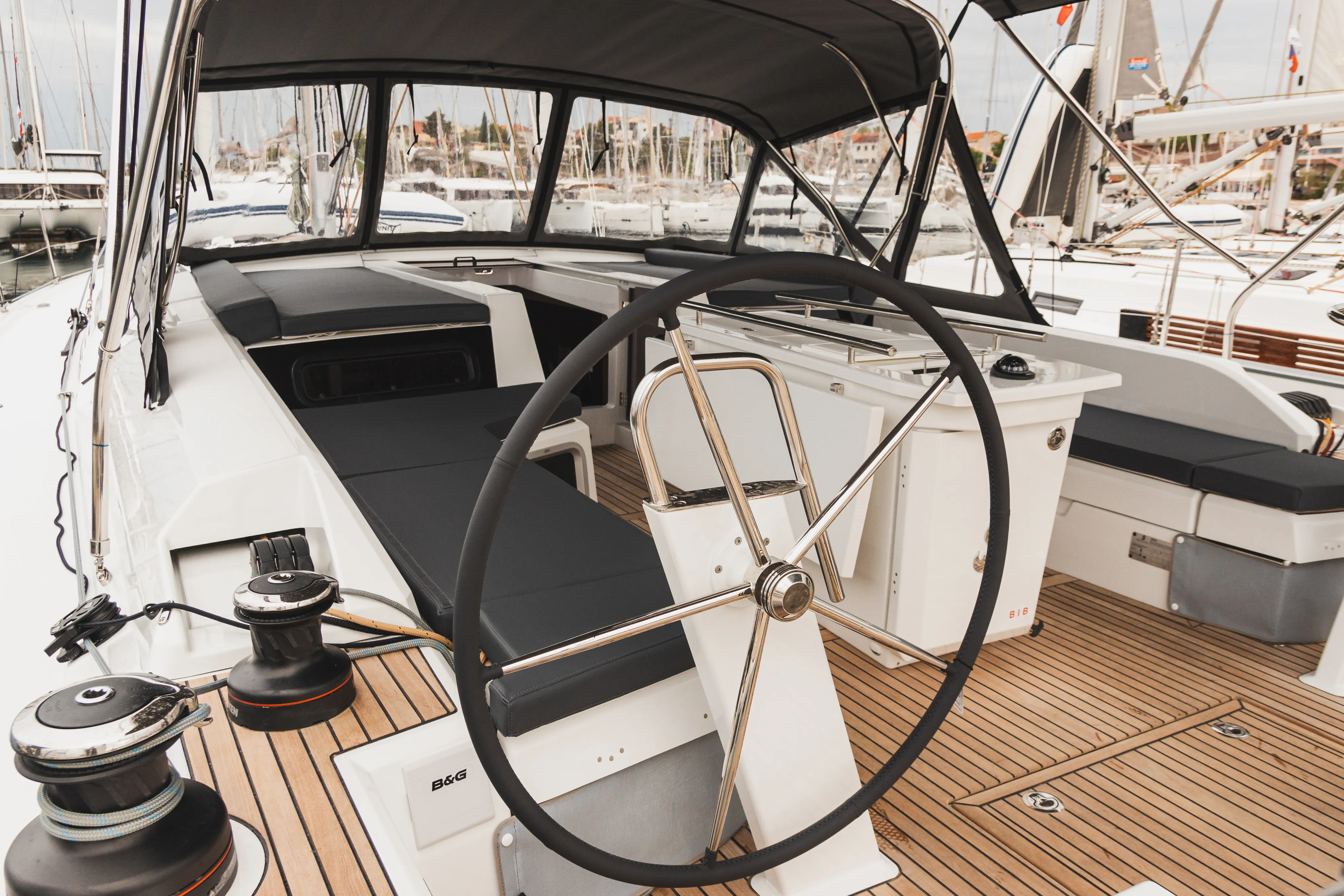Oceanis 51.1 Panthata — yacht photo 21
