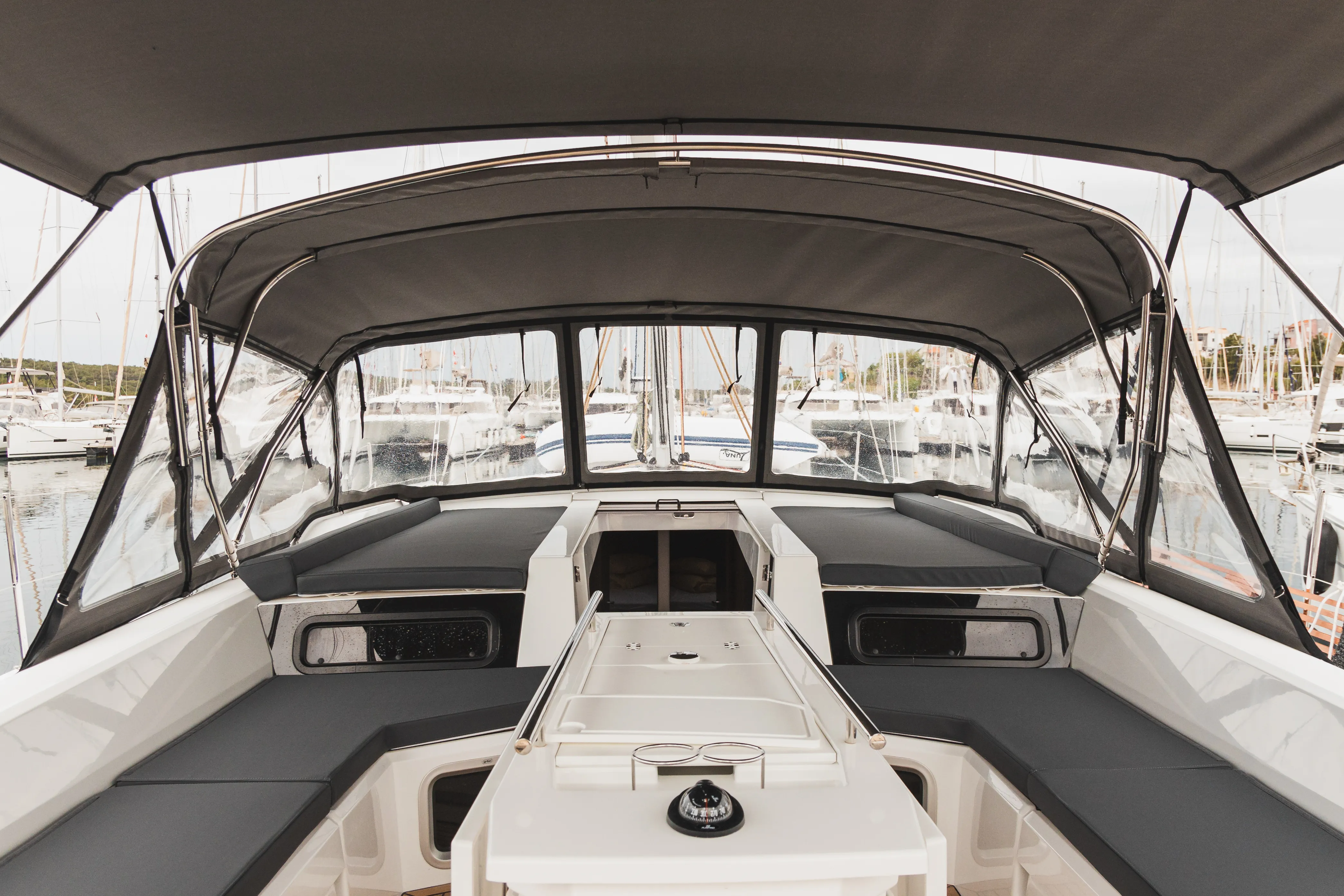 Oceanis 51.1 Panthata — yacht photo 10