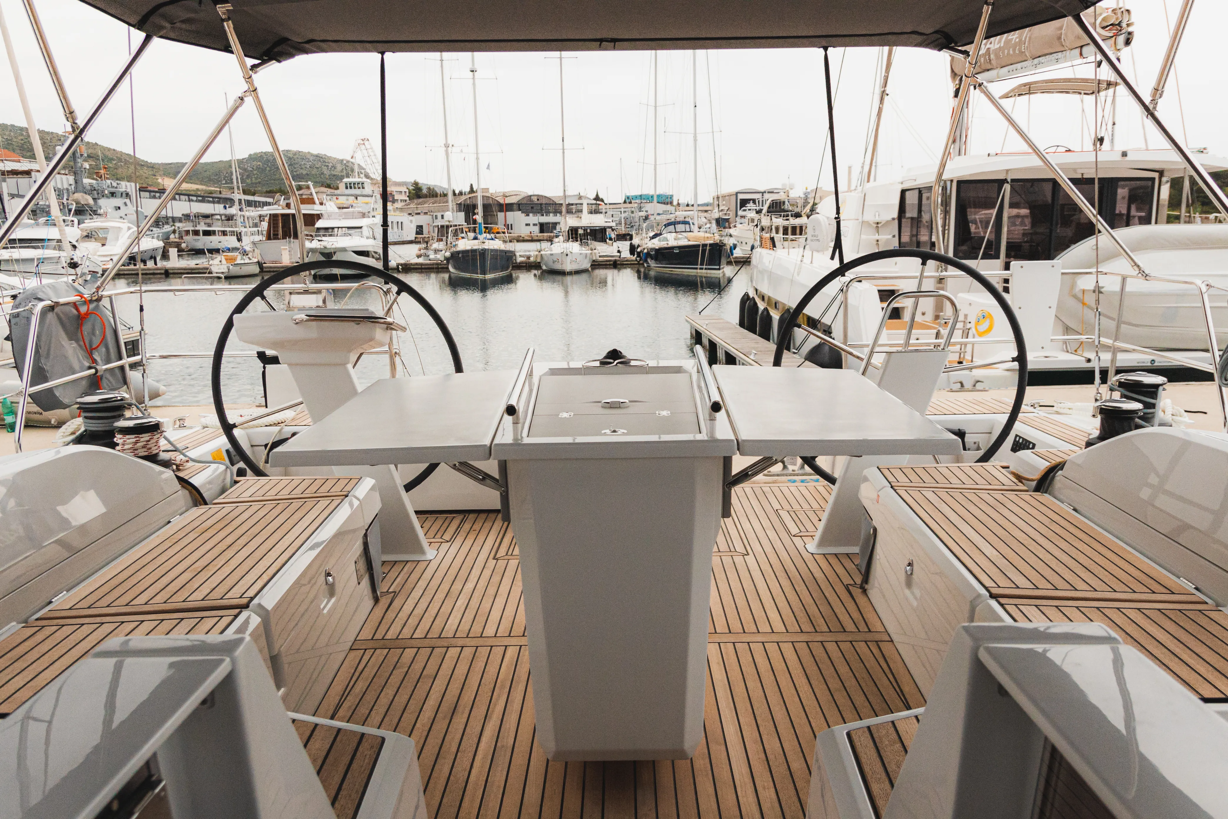 Oceanis 51.1 Panthata — yacht photo 9
