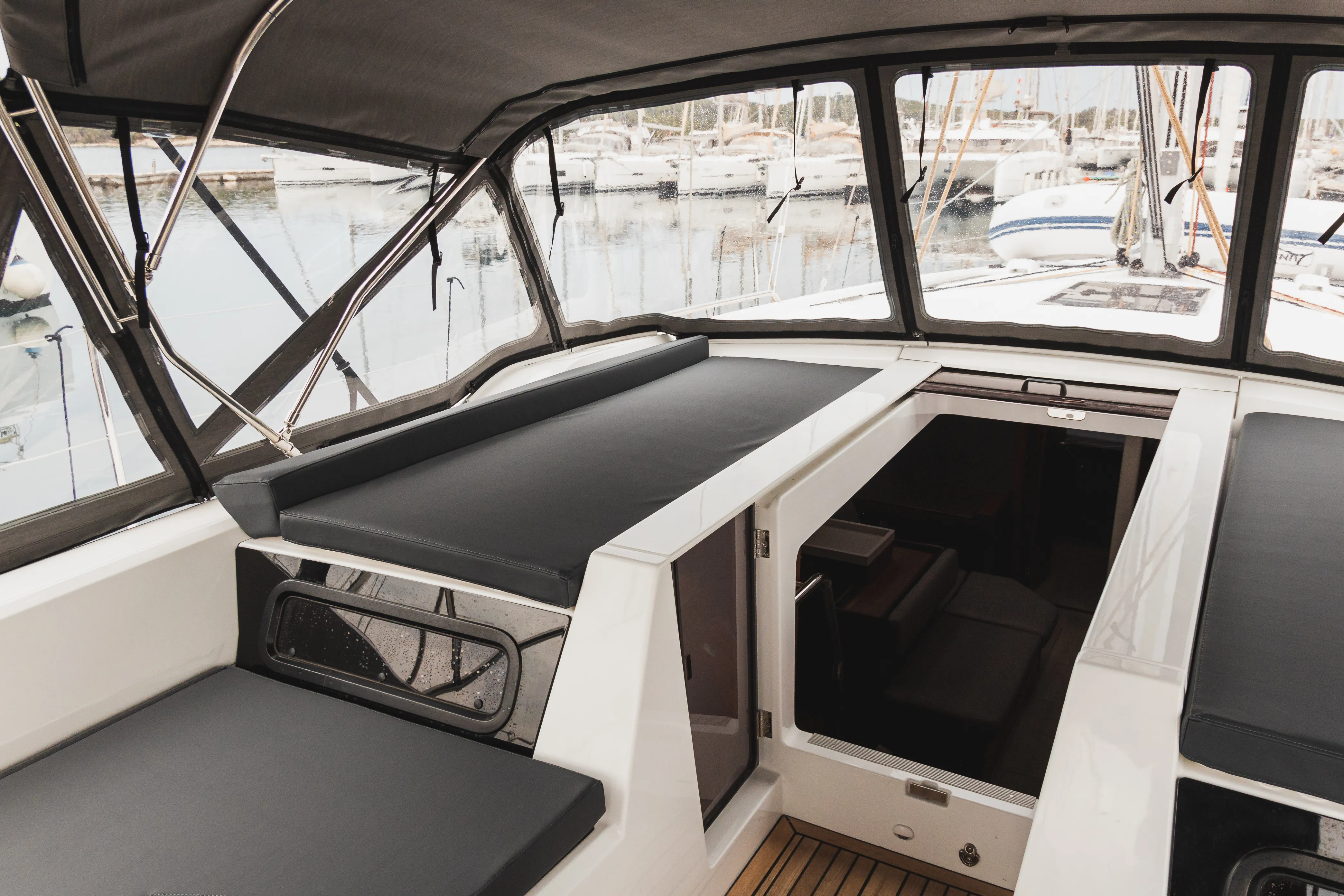 Oceanis 51.1 Panthata — yacht photo 16