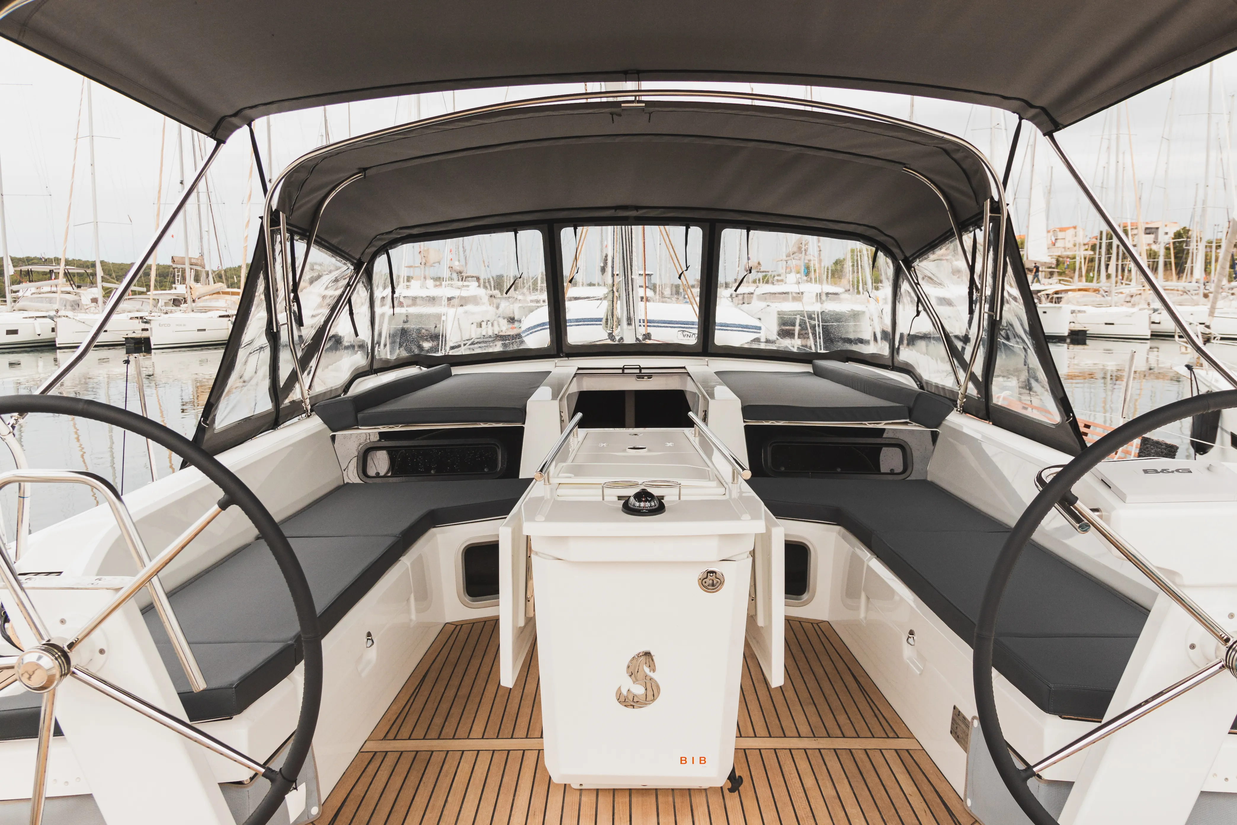 Oceanis 51.1 Panthata — yacht photo 15