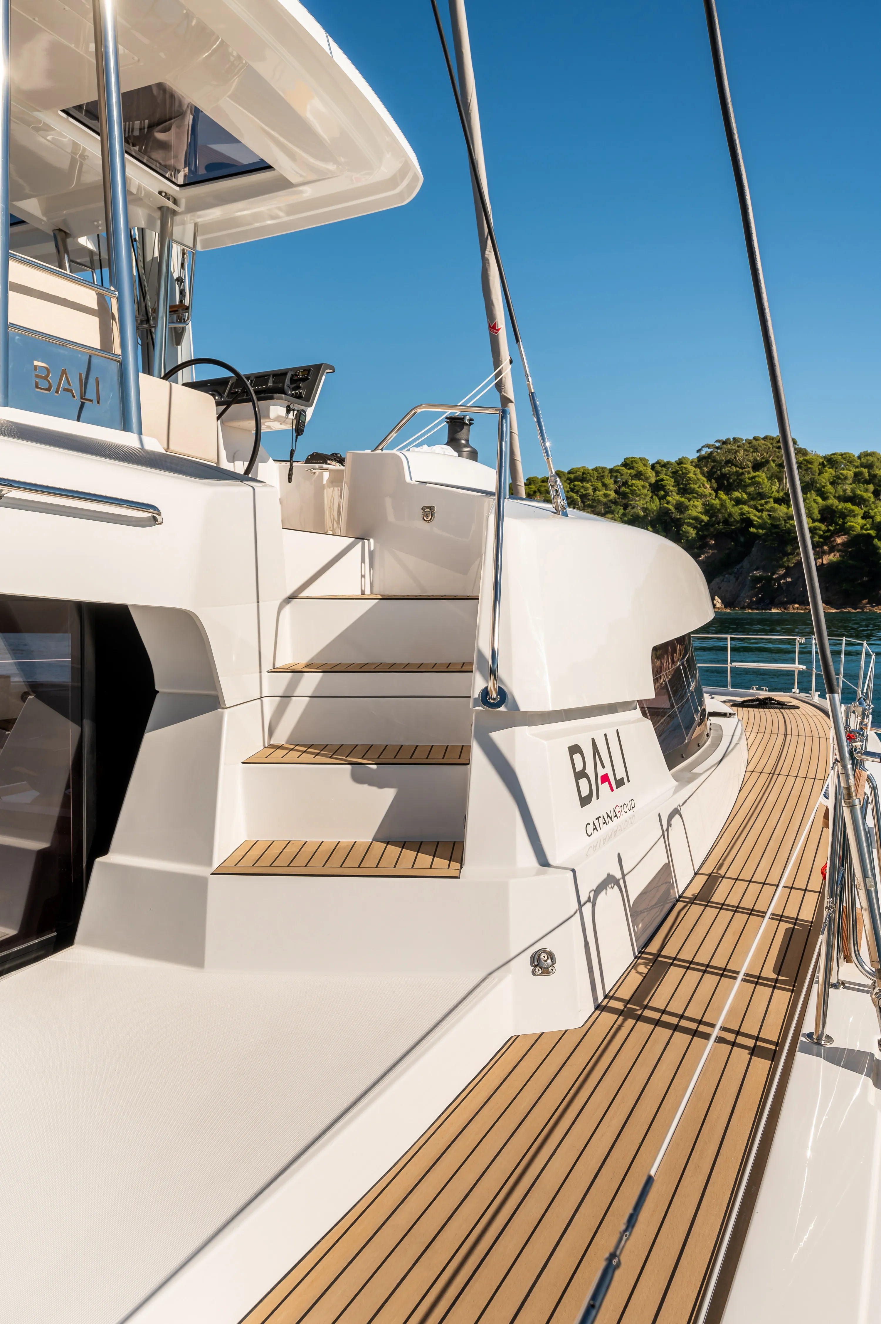 Bali 5.8 Leone — фотография яхты 2