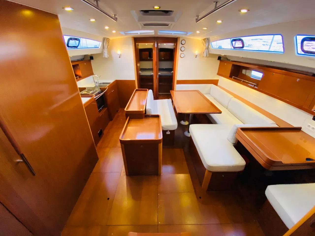 Oceanis 50 Family Free Spirit - Brand New engine 2020 — фотография яхты 12