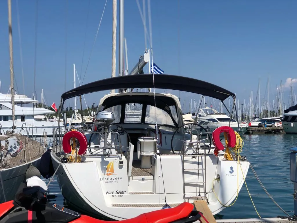 Oceanis 50 Family Free Spirit - Brand New engine 2020 — фотография яхты 10