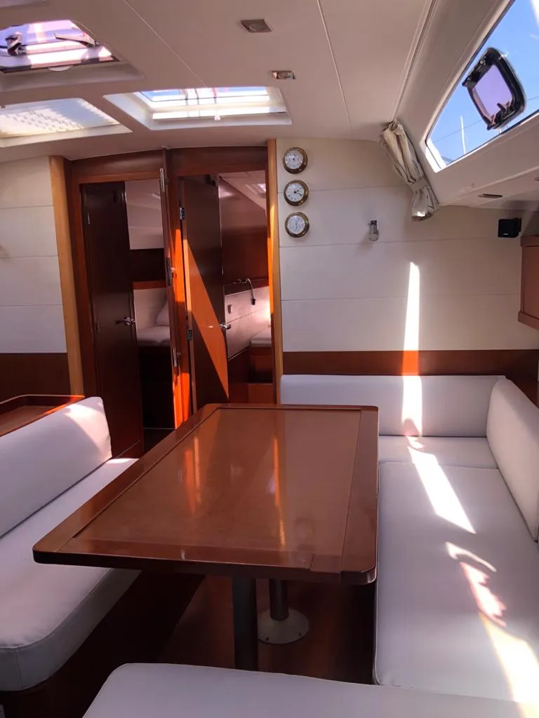 Oceanis 50 Family Free Spirit - Brand New engine 2020 — фотография яхты 3