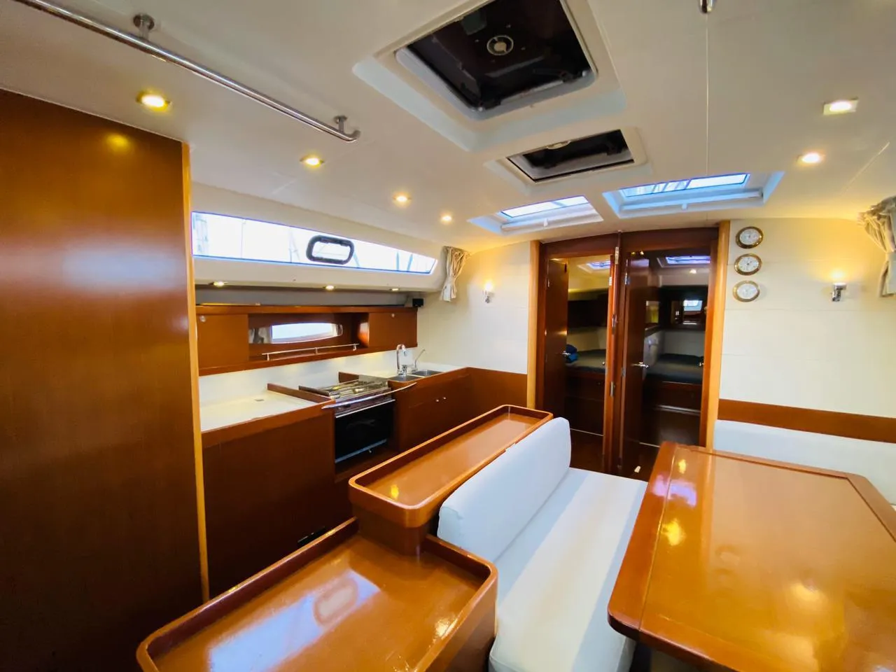 Oceanis 50 Family Free Spirit - Brand New engine 2020 — фотография яхты 5