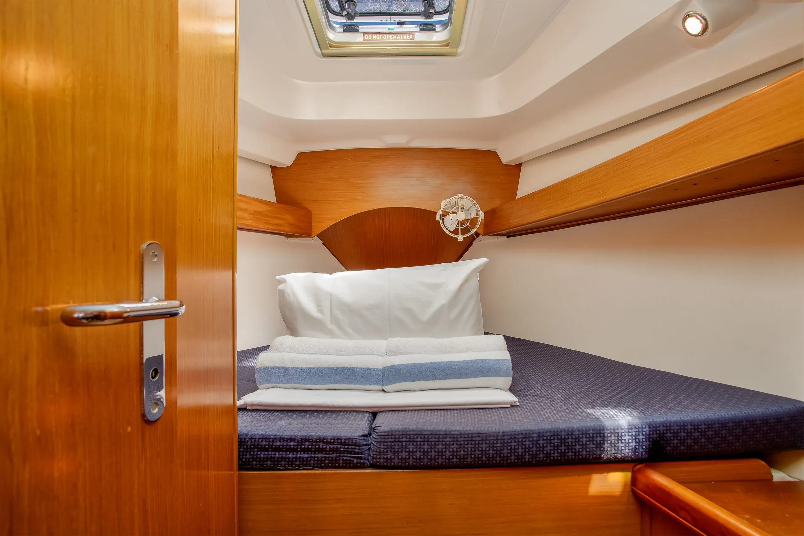 Cyclades 43.4 Too Lucky — yacht photo 15
