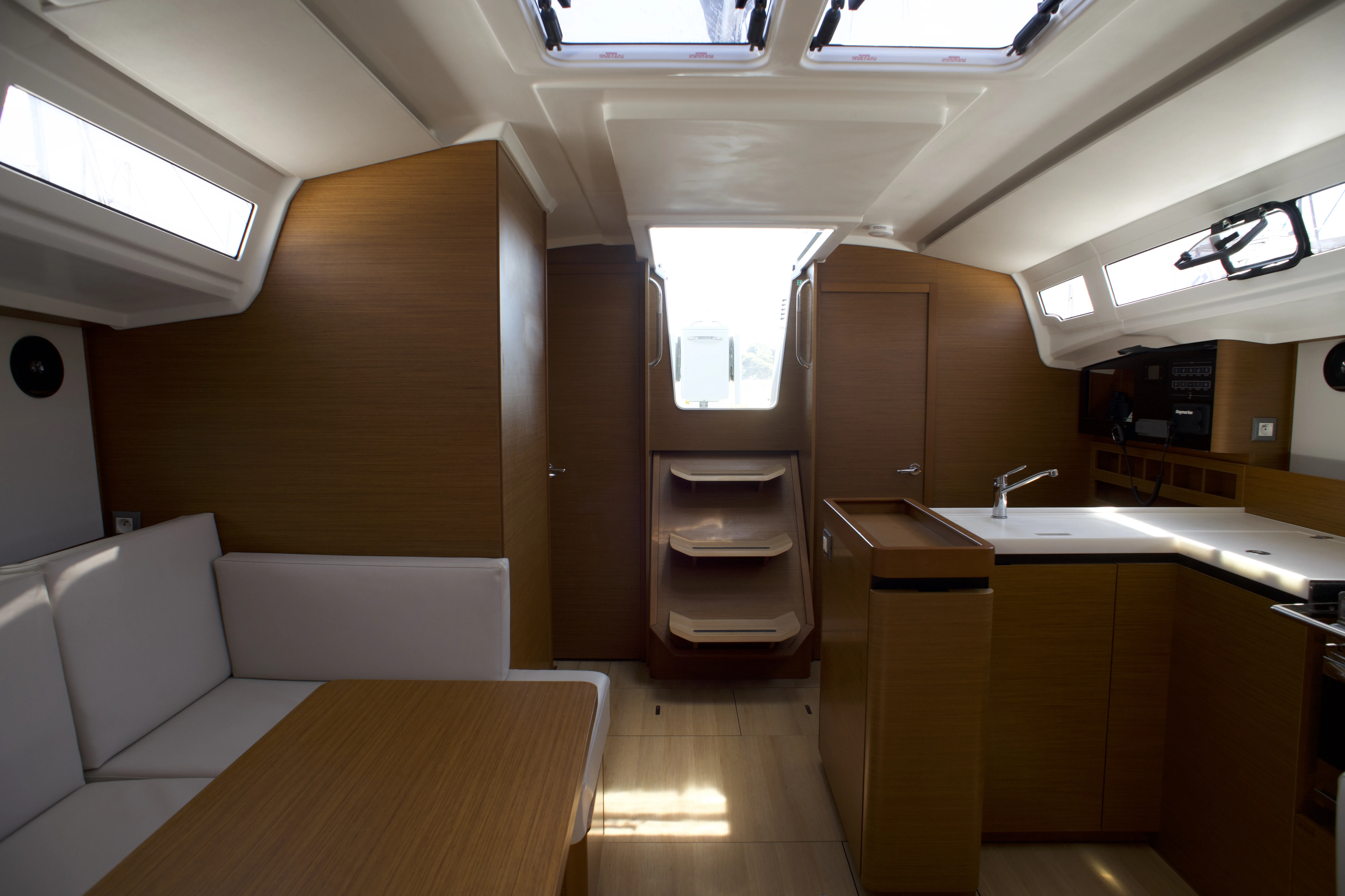 Sun Odyssey 410 Eugenia — jahtikuva 2
