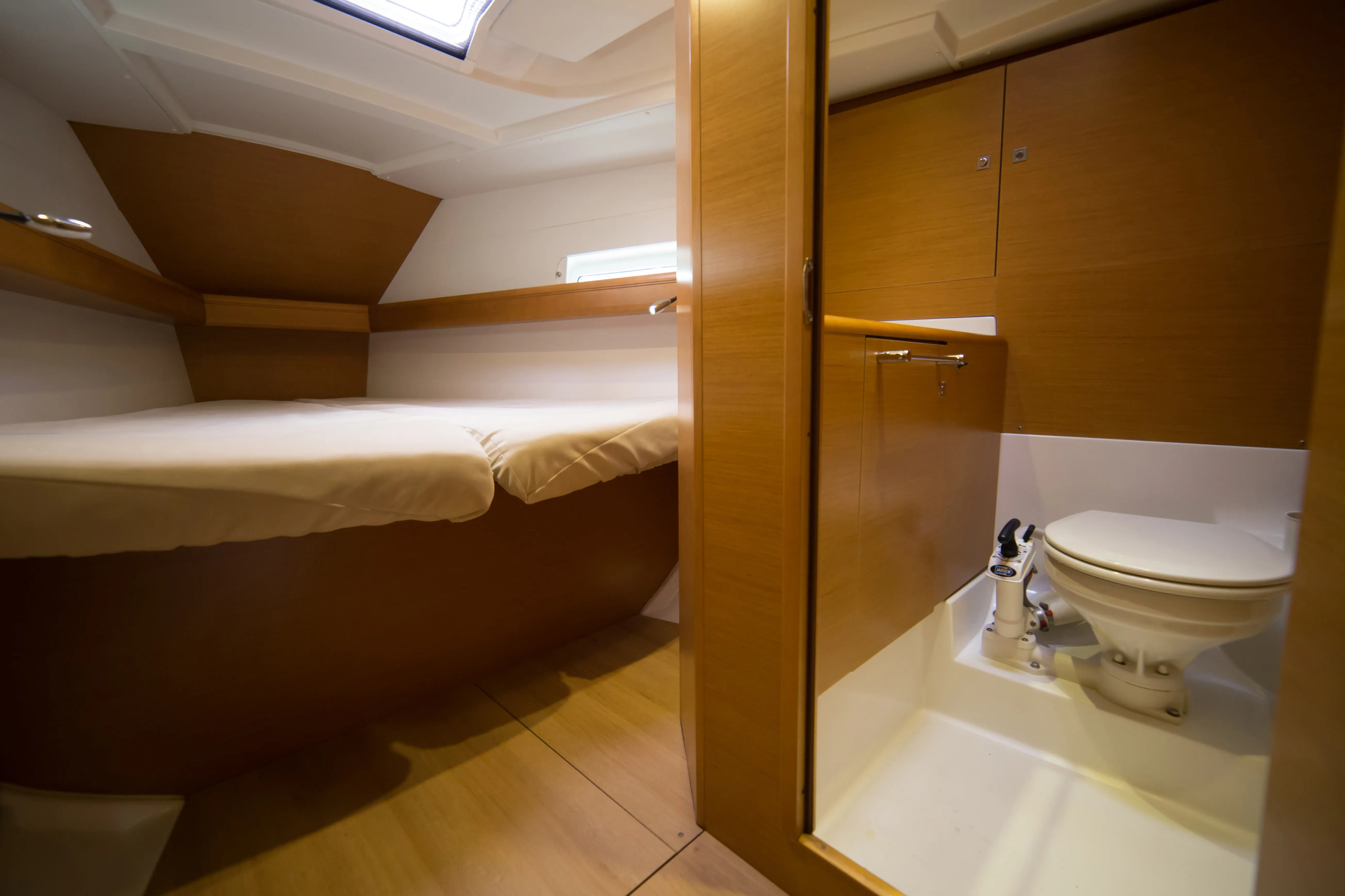 Sun Odyssey 409 Leonidas — jahtikuva 2